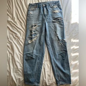 Ripped american eagle mom jeans